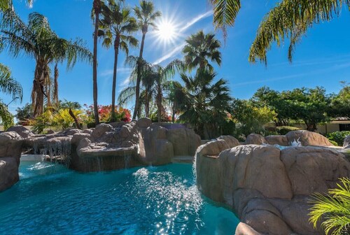 $$$ HALF MILLION DOLLAR POOL w/LAZY RIVER $$$