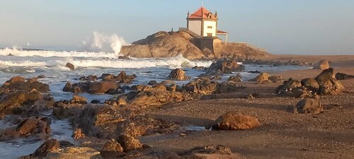 Detached single storey house, seaside, enclosed garden, golf nearby