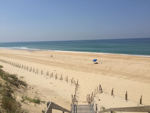 200 m from the ocean, waiting for you a small white house full of charm
