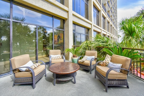 Gorgeous direct oceanfront- end unit in highly desirable location!