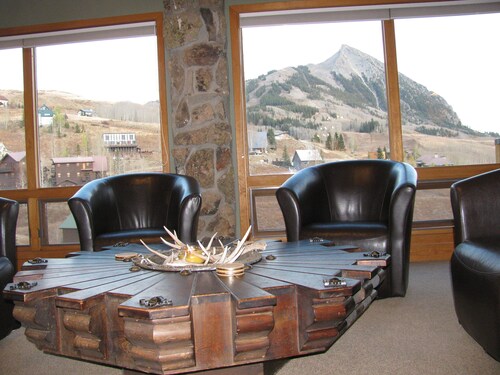 THE BEST VIEWS of Mt. CB!  5000 sq. ft. house with open floor plan, 5bd/4.5bath