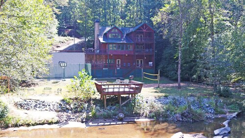 Rocky River: Amenity-Packed, Riverfront Retreat, 8-Person Hot Tub/Sport Court.
