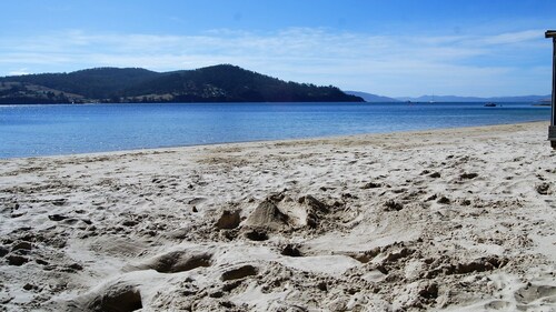 No41 Dennes Point -Beach holiday home