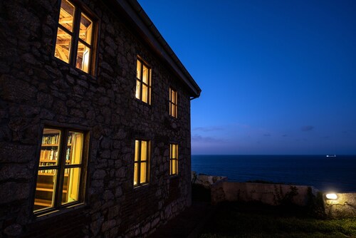 Property on beautiful seacliff. Beach downstairs