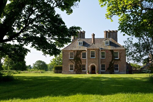 Luxury Dorset Farmhouse - Large Grounds & Beautiful Countryside Location