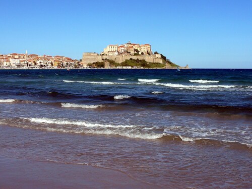 Apt 95 m2 duplex. Strand in 200m - SĂŒden Blick auf die Berge Terrasse