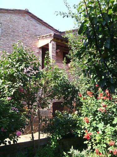 Casina in authentic Tuscany