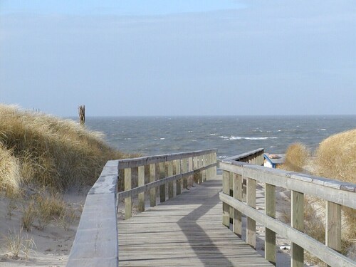 Exklusive Ferienwohnung nahe des Strandes in einer traumhaften Dünenlandschaft m