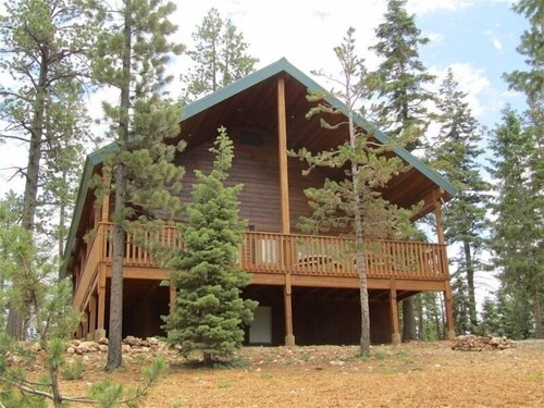 Fire pit! Cedar Haven Cabin - Between Bryce and Zion
