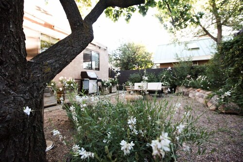 Romantic Pied-à-Terre