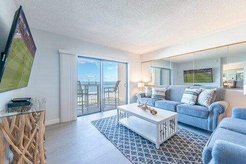 Top-Floor Penthouse + Direct Ocean Front Condo! | Spacious 3-Bedroom is Ideal for Families & Groups!