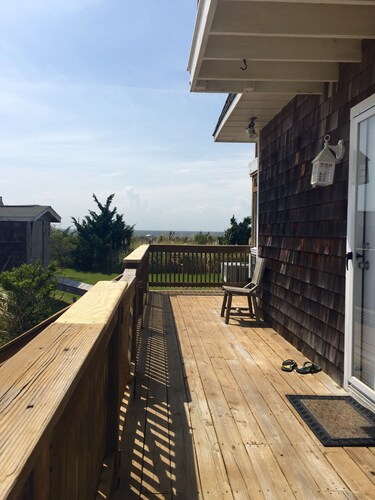 Beautiful Sunsets, Short walk to the Beach, Pet Friendly!