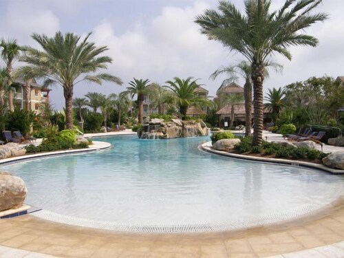 Luxury Vacation Rental.  Great Location to the Beach, Harbor & Shopping