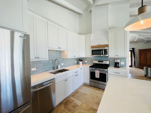 HGTV & People Magazine featured Villa! Large Pool & Best Ocean View on Isle!