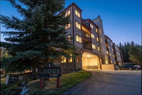 1BR ~ Ski-in / Ski-out ~ Renovated Hotel Style