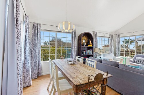 Charming, Sunny Home!