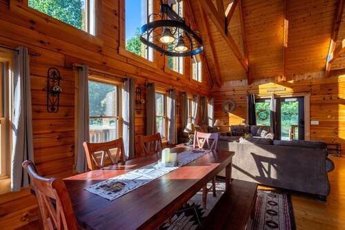 The Lodge with hot tub and 40-acre trails