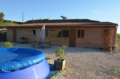 Family house 8-16 instead, peace and nature, swimming pool and park, pets