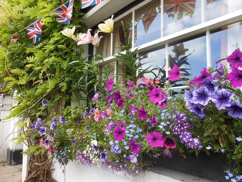 Belle Cottage Family Friendly - Village Center avec jardin clos privé