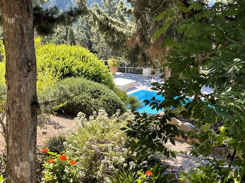 Spacious villa in extensive private grounds overlooking Ahai bay near Erimitis