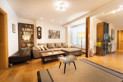 Apartment F9