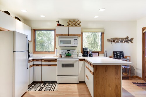 Cozy Cabin in the Woods of Madeline Island
