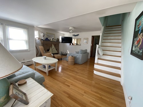 DISCOUNTED last week of Aug BEACH BLOCK home in Lavallette, NJ