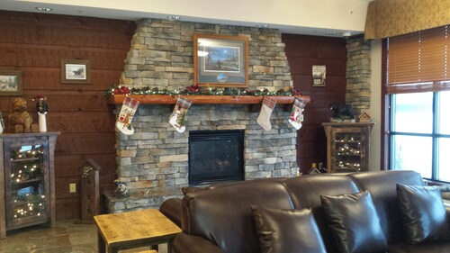 Rimfire Lodge 307 - Deluxe Full Studio with Full Kitchen, Sleeps 4