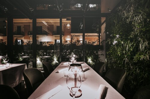 Bacã Suites Restaurant & Bar