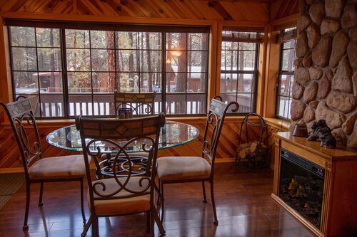 Need a Scenery Change? Relax or WFH in the mtns!