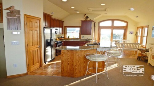 Perfect Outer Banks Pool Home -Minutes To Best Beaches ~ Pet-Friendly!