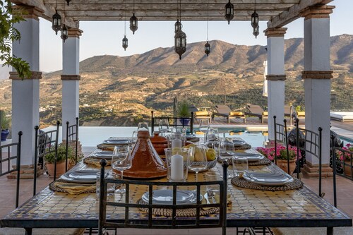 Exclusive Country Villa with Stunning Views & Infinity Pool