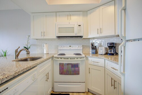 Beach Side complex B35 1 Bedroom 1 Bath with Heated Pool