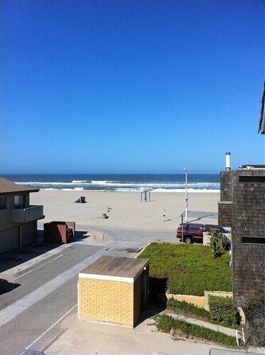 Ocean and Beach View Townhouse at Mandalay Beach in Oxnard, California