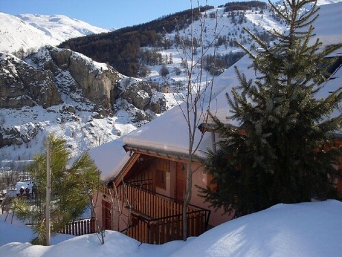 Chalet casi au pied des pistes ! à 800m du télésièges