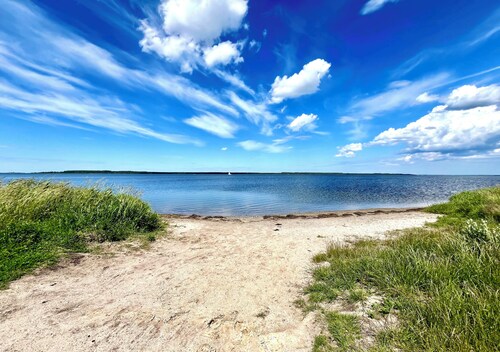 Ferienhaus RĂŒgen-Relax mit hochwertiger moderner Ausstattung in Bodden-NĂ€he