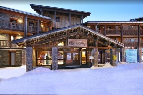Arcs 2000, new 95mÂČ apartment in a chalet, 2 min from the slopes, wifi, pkg