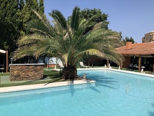 Beautiful rural house with SPA and pool 95 km from Madrid