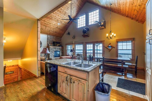 New Lakefront - Pool-Beach-Resort Amenities-Walleye FIshiing