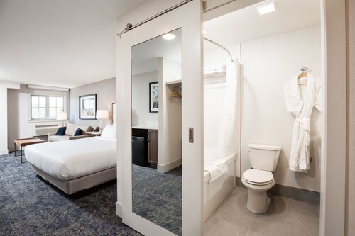 Pomeroy Hotel Fort McMurray