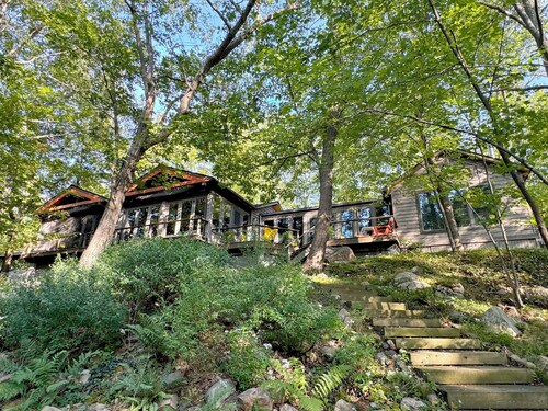 Modern Comfort Meets Nature  -Private Dock, Fire Pit & Detached Sleep Cabins