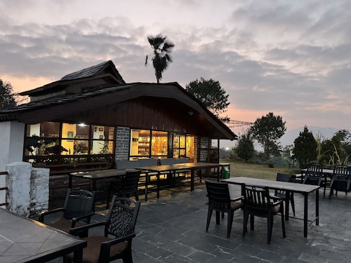 ES Deurali Resort.