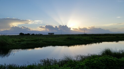 Secluded 3,500 acre marsh with abundant wildlife and views