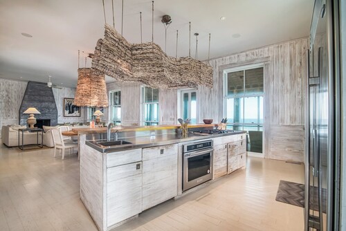 Oysters Pearl 4BR Oceanfront Beach Home Grand Porch and more in Debordieu!