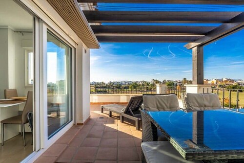 Bright apartment with golf views - MO4223LT