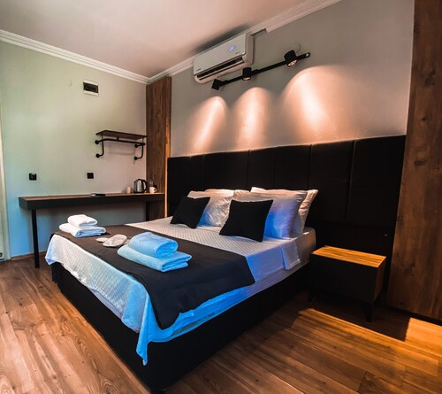 Tepe Hotel & Business Suite