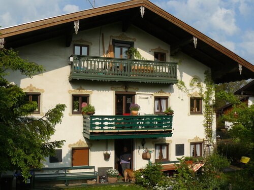 Directly on Lake Chiemsee, fantastic sunsets, pure relaxation all year round