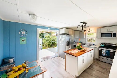 Kona coffee farm retreat, with full ocean views near Kailua Kona!