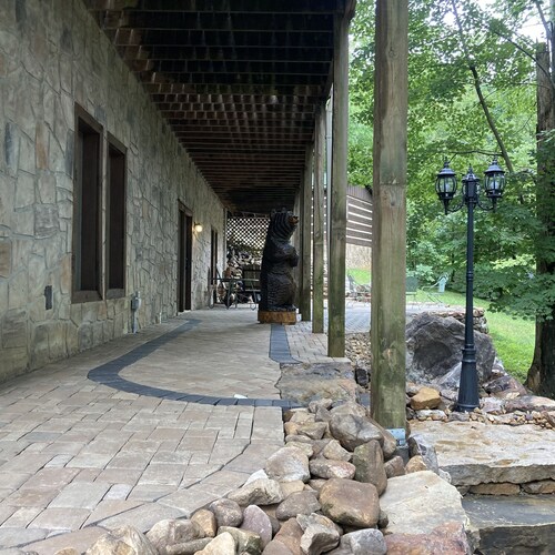 Breezy Bear Spacious Cabin, Lrg Kitchen - Free Pool Access
