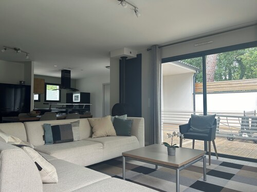 New and modern bungalow, 3 bedrooms to host 6 guests